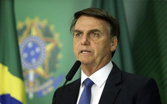 Imagem Bolsonaro nega que chamou covid de 'gripezinha', mesmo com vídeo mostrando o contrário | Assista