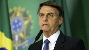 Imagem Bolsonaro nega que chamou covid de 'gripezinha', mesmo com vídeo mostrando o contrário | Assista