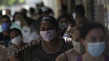Brasil acumula 181,4 mil mortes e 6,9 milhões de casos de covid-19 - © REUTERS / Ricardo Moraes / direitos reservados