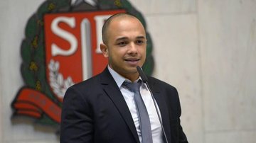 Imagem Deputados aprovam requerimento de projeto que flexibiliza quarentena