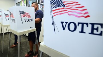 Imagem Homens são presos por tentar fraudar votos nas eleições dos EUA