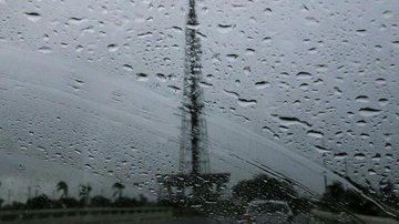 Brasileiro deve passar natal debaixo de chuva - © Marcello Casal JrAgência Brasil
