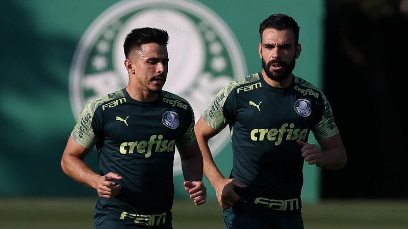 Trio da base brilha no meio-campo do Palmeiras, mas Patrick recebe terceiro amarelo - César Greco / Palmeiras