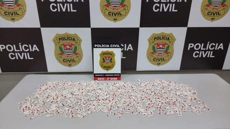 Homem é preso com 1300 porções de cocaína em Ribeirão Preto - Reprodução/Policia Civil