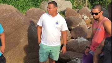 Parte da cerca feita em concreto na costeira, em Ilhabela - Foto: Divulgação/Reprodução Instagram