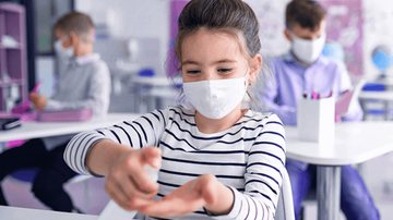 Presença de alunos nas escolas será opcional nas fases vermelha e laranja - Reprodução/GiroMT