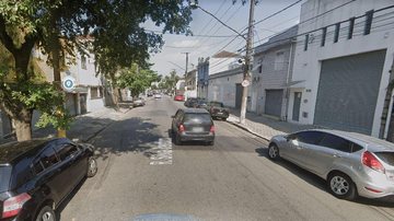 Rua Silva Jardim Motorista de aplicativo é sequestrado, agredido e preso em porta-malas de carro - Reprodução/Google Street View