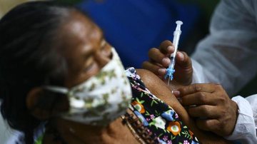Vacinação contra a covid-19 começa em todo o país - © Marcelo Camargo/Agência Brasil