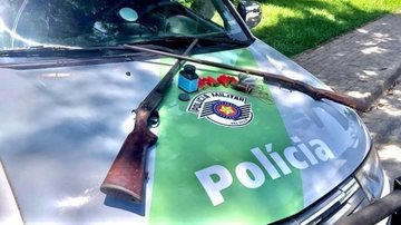 Armas apreendidas pelas Polícia Ambiental - Foto: Jornal Tribuna do Povo-Ilhabela