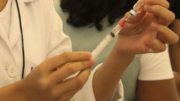 MP apura fura-fila de vacina em ao menos 10 estados e no DF - © Rovena Rosa/Agência Brasil
