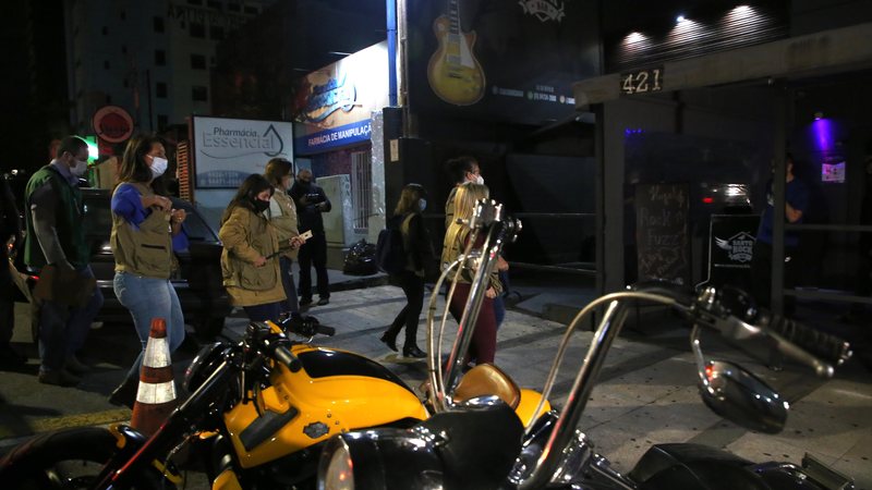 Vigilância Sanitária estadual autua evento irregular em Santo André - Governo do estado de São Paulo