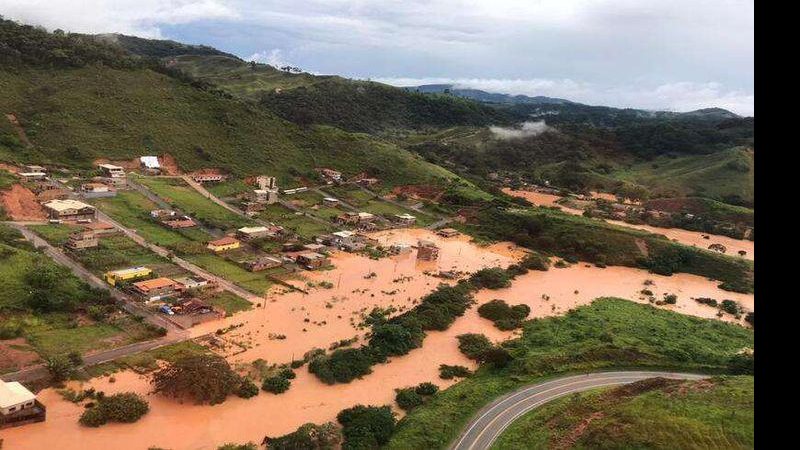 Chuvas provocam alagamentos e deslizamentos em cidade mineira - © Corpo de Bombeiros Militar de Minas Gerais