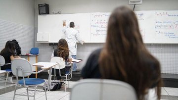 Em SP, professores da rede pública anunciam greve em aula presencial - © Studio Formatura/Galois
