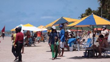 Com temperaturas amenas e fase amarela renascem as preocupações com aglomerações nas orlas da Baixada Santista Comércio Praia Comércio em Praia - Foto: Felipe Ribeiro / JC