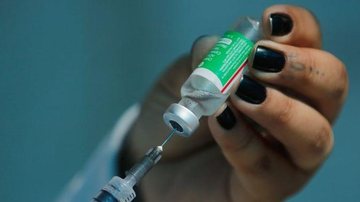 Vacinação Santos inicia vacinação contra covid-19 em pessoas a partir de 35 anos ou mais - Tânia Rêgo