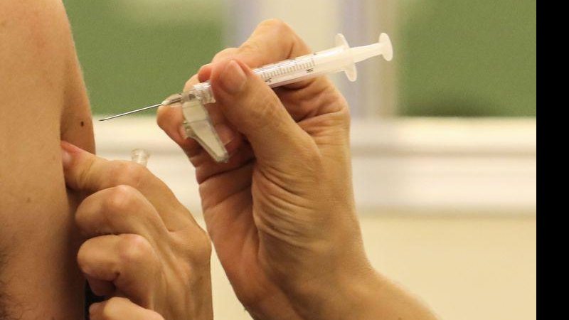 Universidades brasileiras testam eficácia de vacina contra o HIV - © Rovena Rosa/Agência Brasil