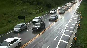 Km 90, Sentido Mogi das Cruzes da Rodovia, congestionado Mogi Bertioga km 90 - Foto: DER-SP