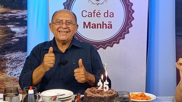 Apresentador Ribas Zaidan Programa Café da Manhã completa 25 anos - TV Cultura Litoral
