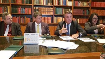 Imagem Bolsonaro anuncia isenção do imposto federal sobre óleo diesel por dois meses