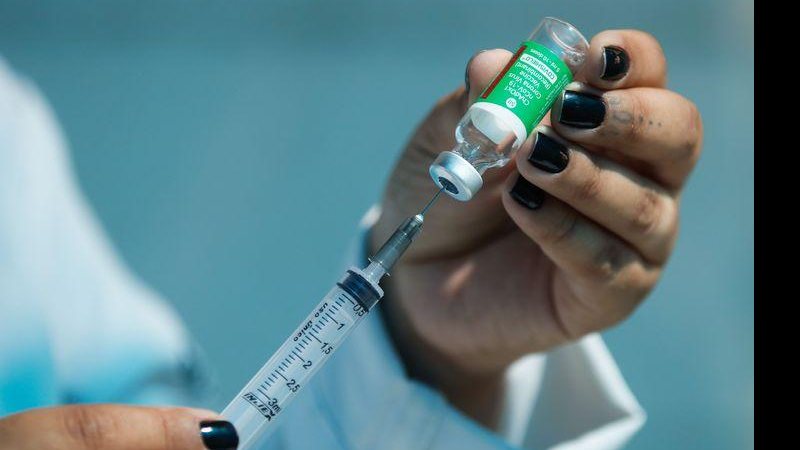 Covid-19: estado do Rio começa a distribuir segunda dose de vacina - © Tânia Rêgo/Agência Brasil