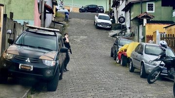 Agentes da PF em operação na manhã desta sexta-feira (5) em Ilhabela, SP - Divulgação/Jornal Tribuna do Povo