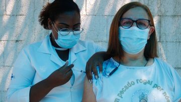 Secretários de saúde defendem que vacina vá para grupos vulneráveis - © Tânia Rêgo/Agência Brasil