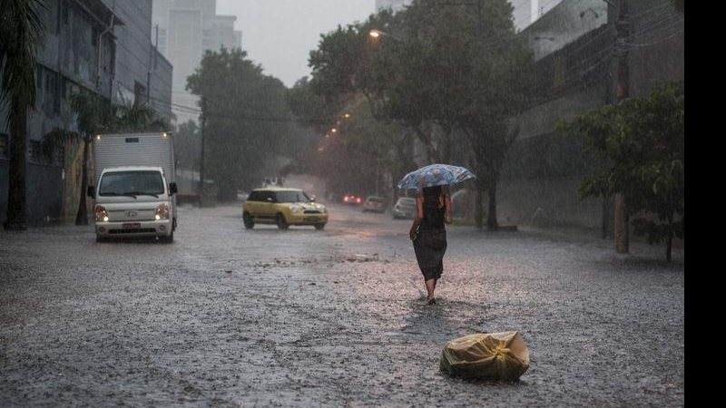 Inmet alerta que chuvas continuarão fortes no Centro-Oeste e Sudeste - © Arquivo/Marcelo Camargo/Agência Brasil