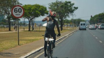 Bolsonaro anuncia redução no imposto de importação de bicicletas - © Arquivo/Agência Brasil