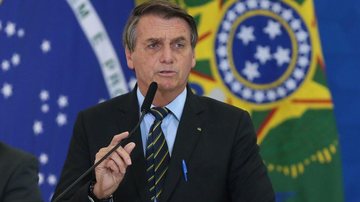 Bolsonaro assina decreto que cria Comitê de combate à pandemia - © Fabio Rodrigues Pozzebom/Agência Brasil