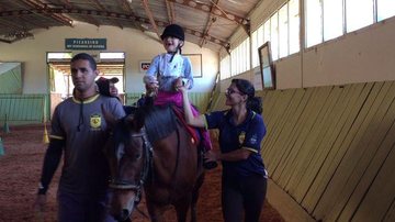 Caminhos da Reportagem apresenta hoje os benefícios da equoterapia - © Imagens da TV Brasil