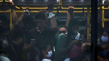 Mais de 70% dos brasileiros acham que pandemia piorou, revela pesquisa - © Reuters/Ricardo Moraes/Direitos Reservados