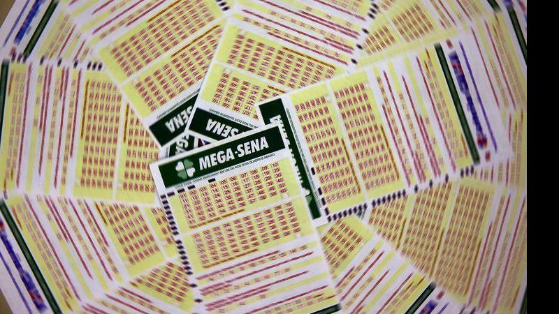Mega-Sena acumula, e próximo prêmio pode chegar a R$ 27 milhões - © Marcello Casal JrAgência Brasil