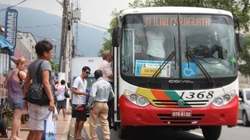 Diferentemente de outras cidade, Cubatão optou por manter oferta de ônibus aos finais de semana, mas com horário reduzido Ônibus em Cubatão - Imagem: Reprodução / Diário do Litoral