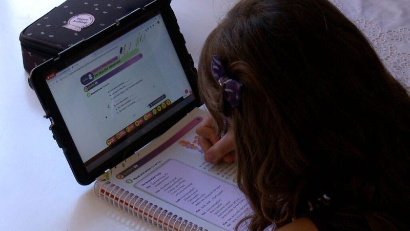 Governo veta lei que dá a estudantes acesso gratuito à internet - © Caminhos da Reportagem/TV Brasil