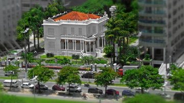 Vista aérea do casarão branco Pinacoteca de Santos - Foto: Flávio Marques