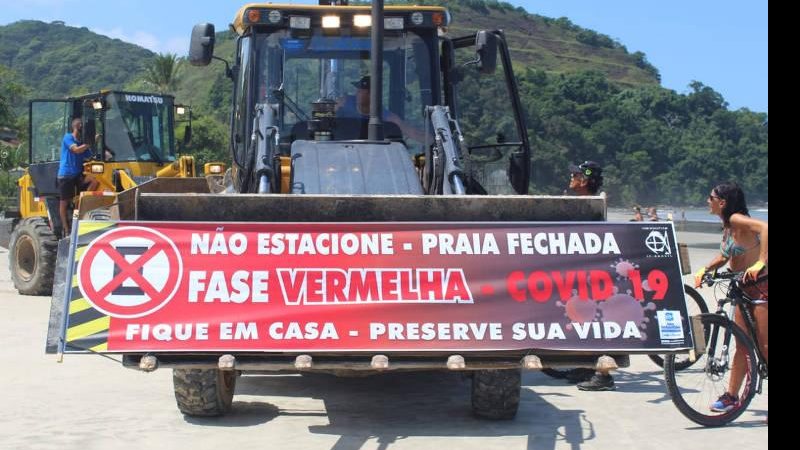 São Sebastião utiliza tratores para espantar banhistas das praias - Prefeitura de São Sebastião