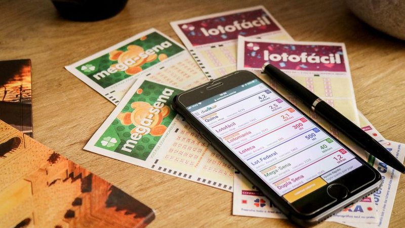 Volantes da Mega-Sena e Lotofácil - Loteria Brasil