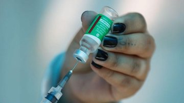 Fiocruz: suspensão de vacina da AstraZeneca deve ser vista com cautela - © Tânia Rêgo/Agência Brasil