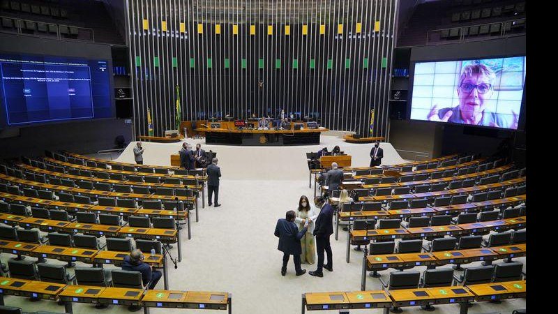 Câmara aprova MP que aumenta limite de crédito consignado - © Pablo Valadares/Câmara dos Deputados