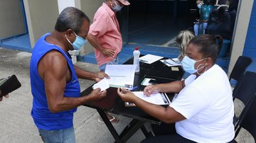 Vacinação em Guarujá - Foto/Diego Marchi