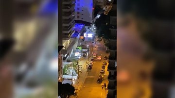 VÍDEO | Em meio ao lockdown moradores de condomínio dão festa em Santos - Reprodução/Facebook