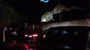 Falha na subestação de energia da Companhia de Transmissão de Energia Elétrica (CTEEP), em São Sebastião, provocou o incêndio que deixou cerca de 60 mil moradores sem energia elétrica no Litoral Norte - Foto: Divulgação/ Reprodução Facebook