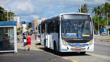 Caraguatatuba decreta fim dos serviços da Praiamar Transportes Ônibus da empresa Praiamar Transportes parado em um ponto - Foto: Cláudio Gomes/PMC