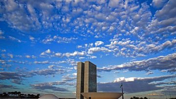 Câmara aprova projeto que permite que empresas comprem vacinas - © Marcello Casal JrAgência Brasil
