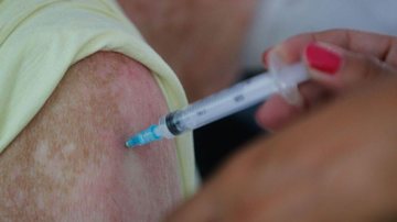 Anvisa atualiza bula da vacina de Oxford - © Tânia Rêgo/Agência Brasil