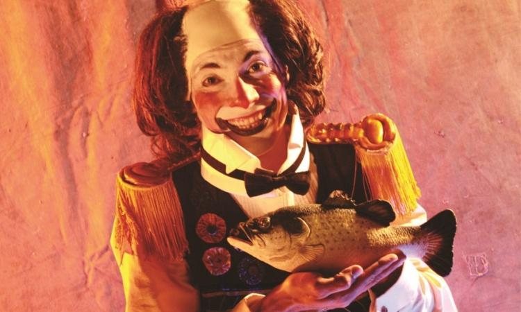 Espetáculo "Notícia Pra Embrulhar Peixe" do Circo Navegador - Foto: Circo Navegador