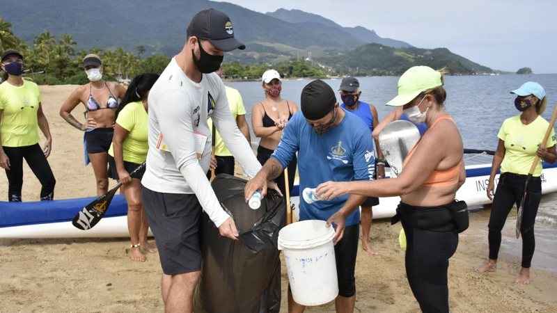 Equipes recolheram cerca de 90 sacos de lixo entre as praias da Fome, Jabaquara, Armação, Viana, Sino, Siriúba, Barreiros, Itaquanduba, Saco da Capela, Pequeá, Perequê e Ilha das Cabras. - Foto: PMI