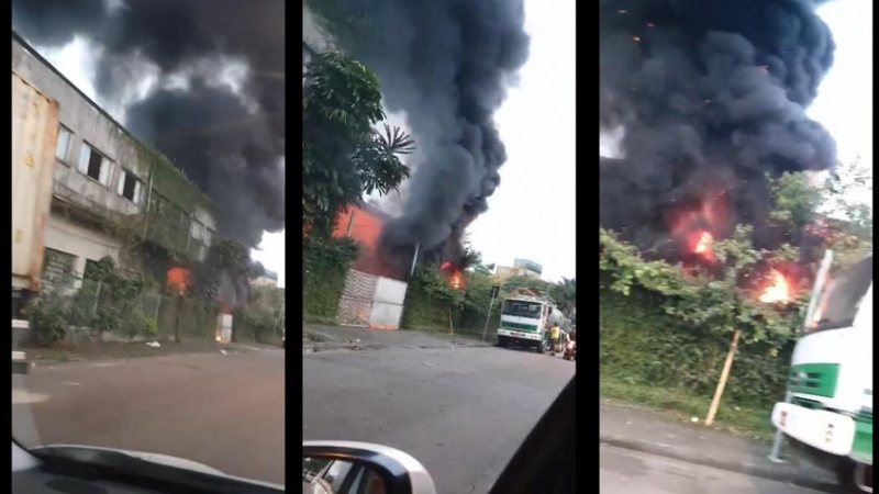 Motorista gravou momento do começo de incêndio Princípio de incêndio próximo ao porto de Santos assusta moradores Vídeo - Imagem: Reprodução / Redes Socias
