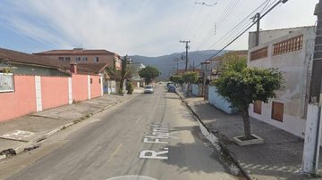 Ferro velho abandonado acumula lixo e entulho e revolta moradores de Praia Grande - Google maps/ Street View
