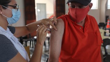 Vacinação contra a covid-19 Guarujá - Hygor Abreu